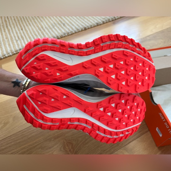 WMNS Air Zoom Pegasus 36 Trail _ 8.5 - Picture 8 of 9